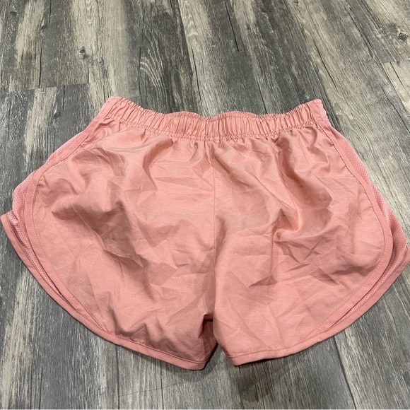 NIKE - Running Shorts - Picture 3 of 5